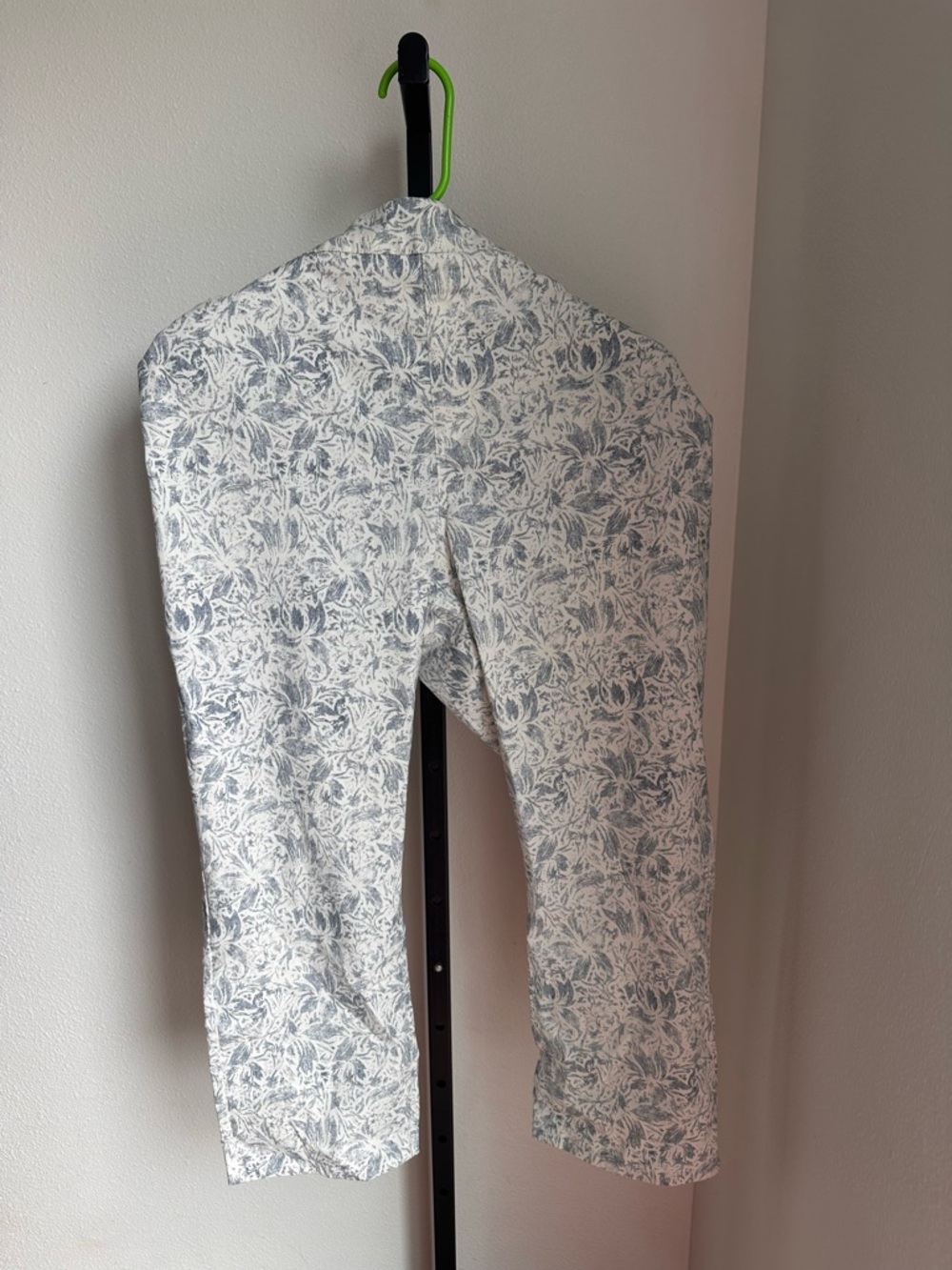 Mario serrani xxl floral stretchy pants - Picture 2 of 4